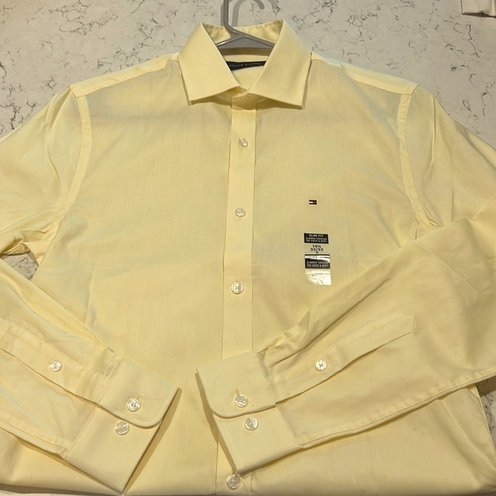 Hilfiger Men’s button down New with tags size small